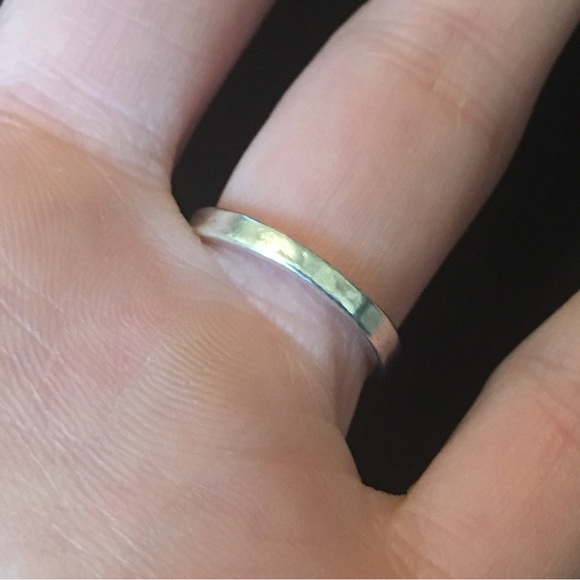 Circle Shaped Mystical Green and Blue Sparkle Stone Ring - Picture 3 of 5